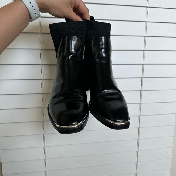 Boots - Picture 4 of 7